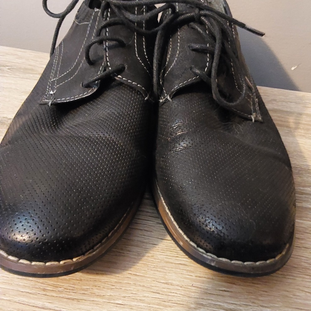 Steve Madden Mens Cherp Derby Dress Shoes 10.5 Black Leather Perforated Lace Up - Picture 3 of 9